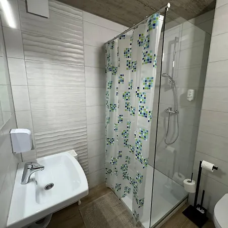 לינה וארוחת בוקר Sobe, - Vina Kauran 3*