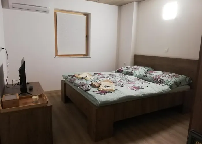 Nocleg ze śniadaniem Sobe, - Vina Kauran 3*