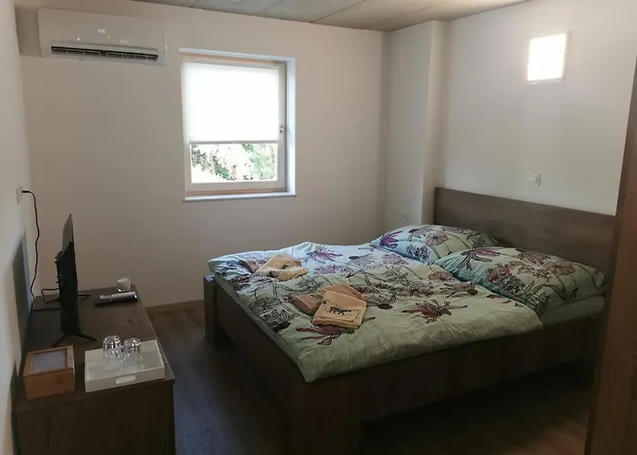 Sobe, - Vina Kauran Zgornji Jakobski Dol