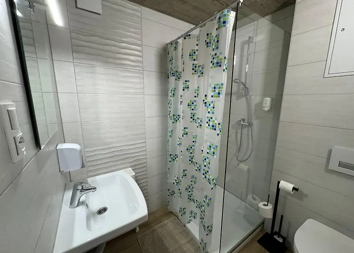 Nocleg ze śniadaniem Sobe, - Vina Kauran 3*